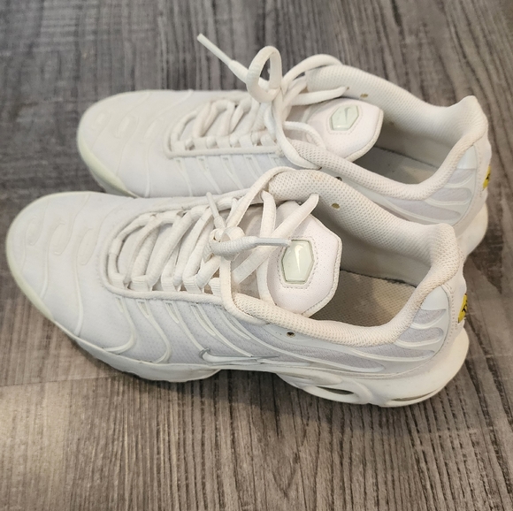 Nike White Sneakers - Picture 1 of 4